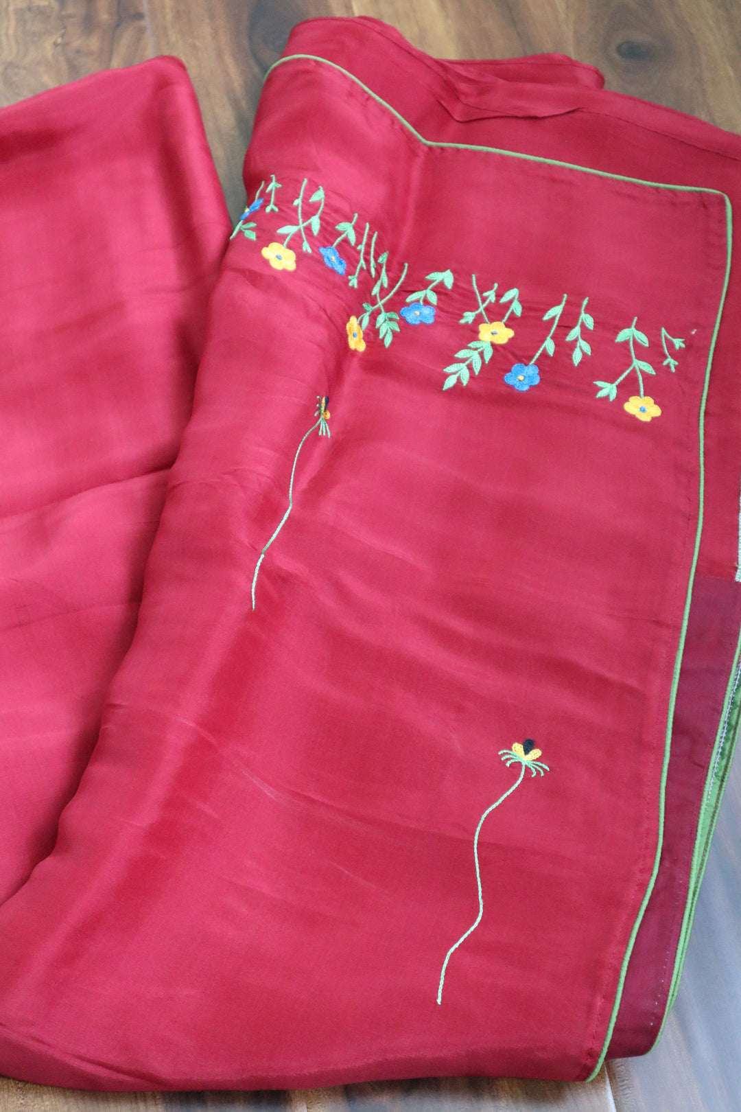 Hand-embroidered sarees online in USA  |Uppada Silk