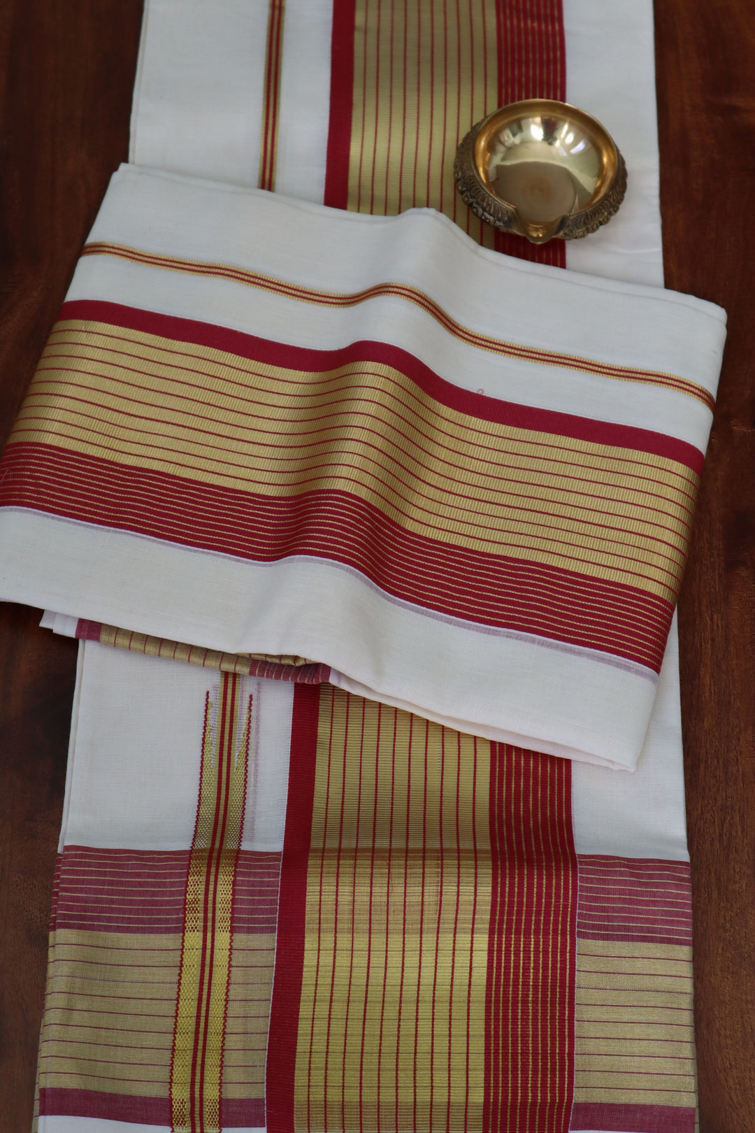 Traditional Kerala Sarees online in the USA |Mundum Neriyathum