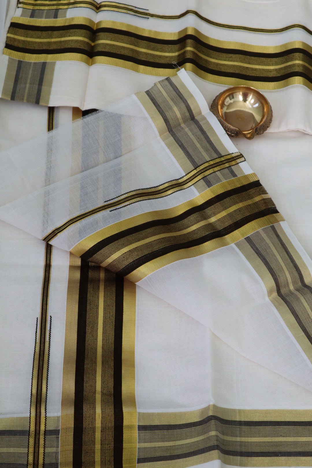Traditional Kerala Sarees online in the USA |Mundum Neriyathum