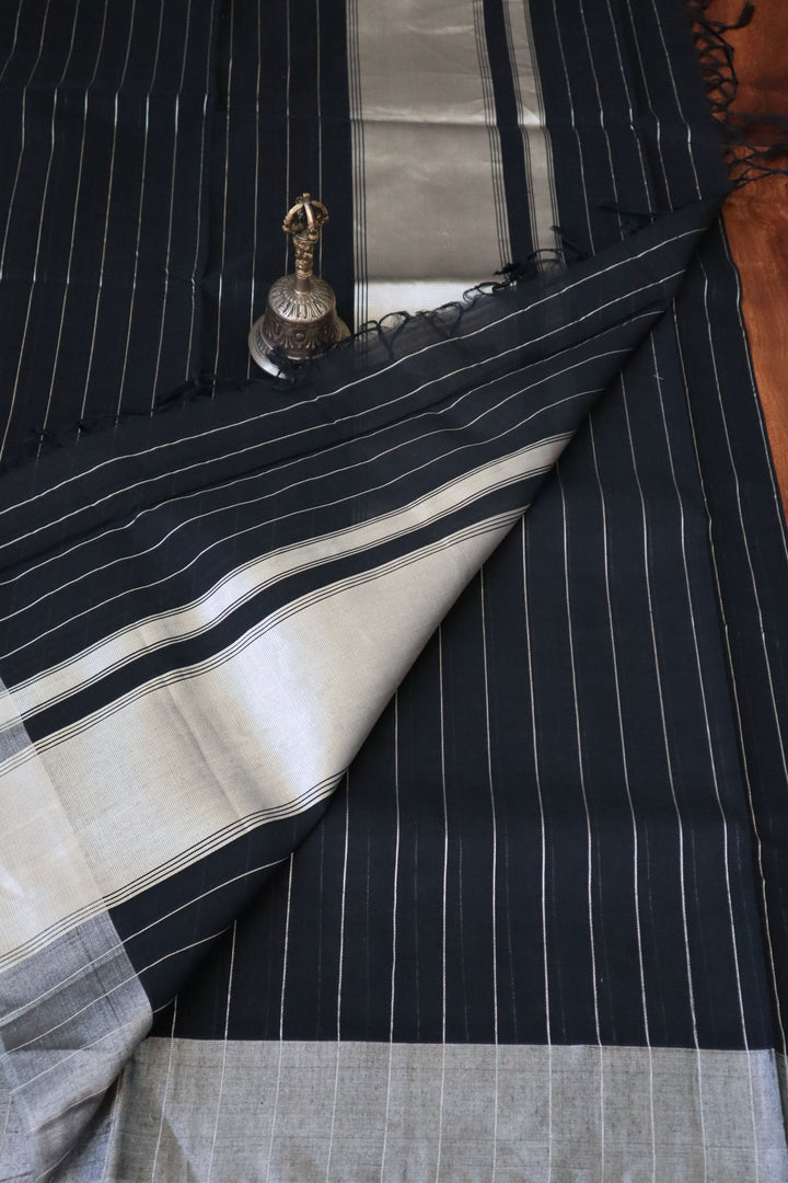 Traditional Kerala Sarees online in USA | Balaramapuram Kasavu Saree