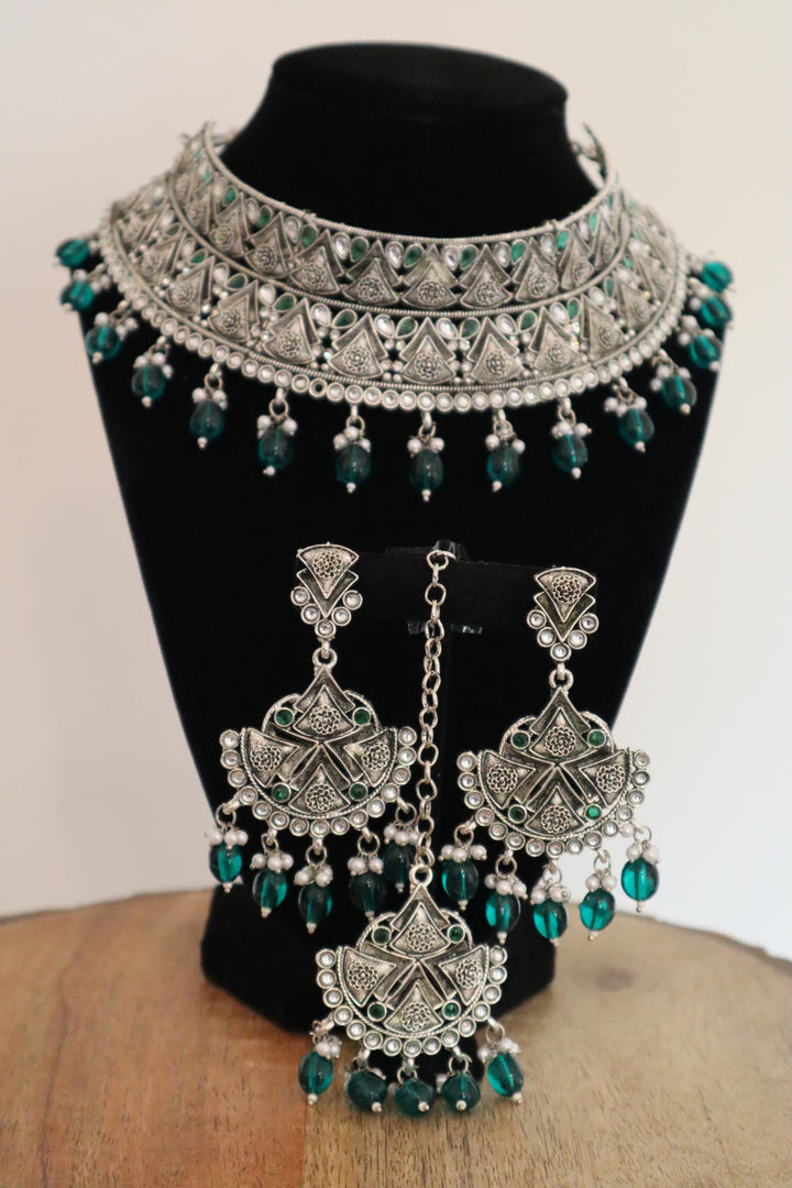 Rhodium Plated Green Kundan Collar Necklace Set