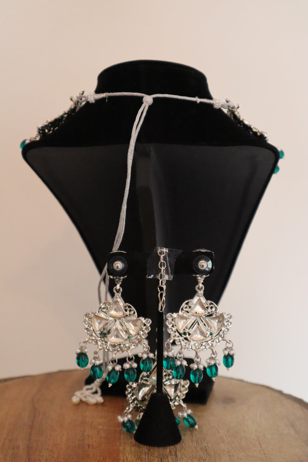 Rhodium Plated Green Kundan Collar Necklace Set