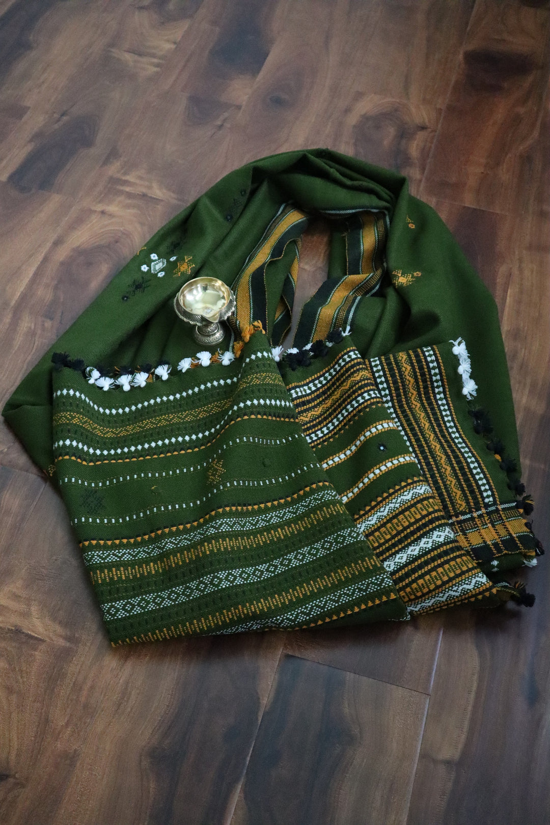 Indian Clothing in USA | Handwoven Cotton Bhujodi shawls