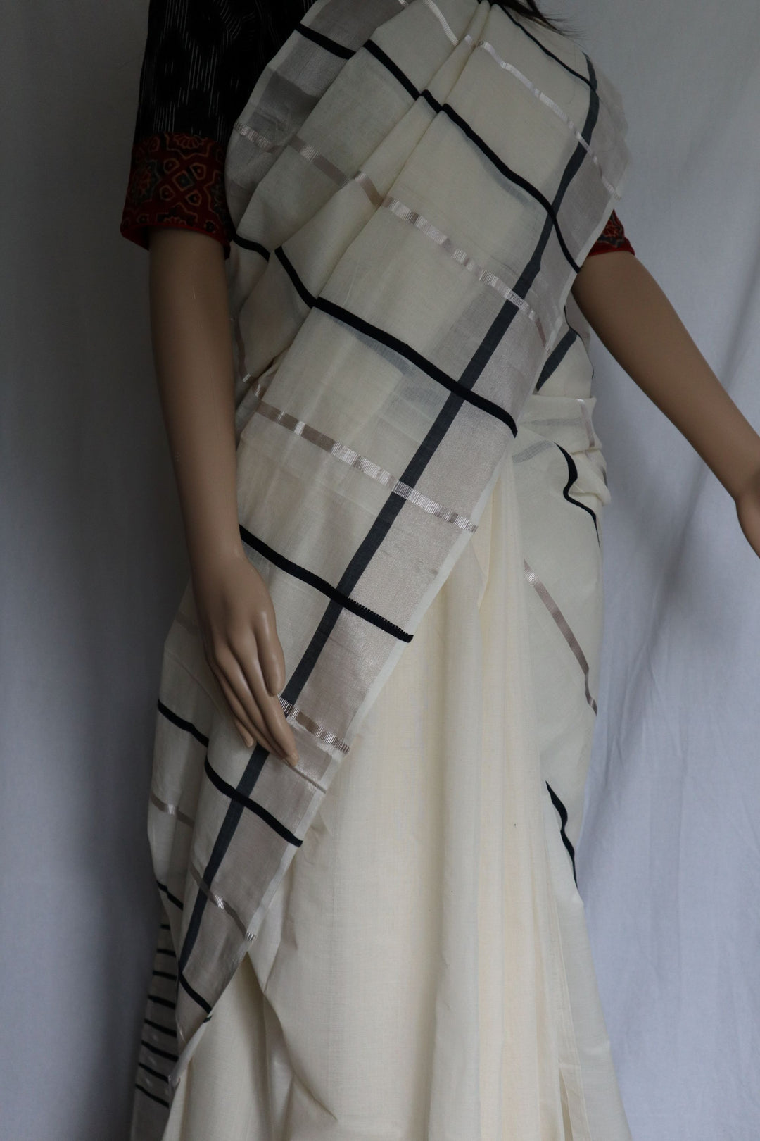 Handwoven Cotton Saree with Contemporary Design