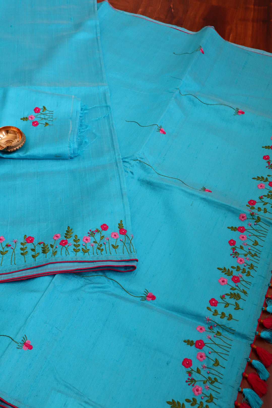 Hand Embroidered Sarees Online in USA |Raw Silk Saree