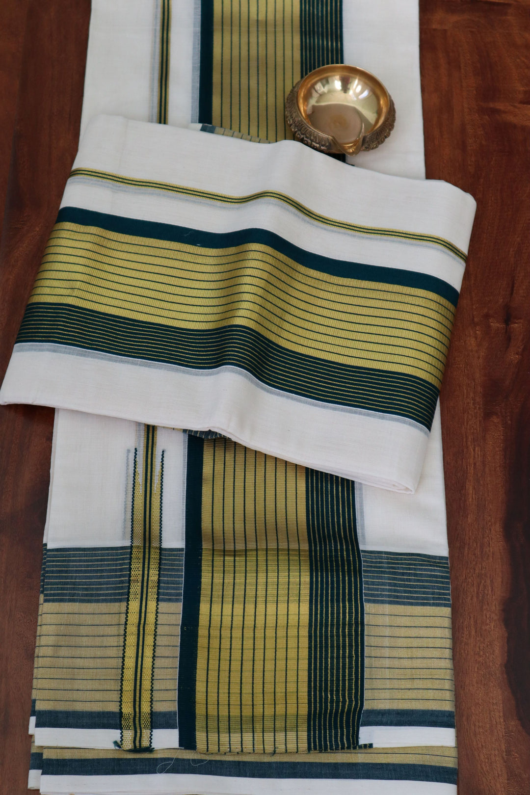 Handwoven pure cotton -Mundum Neriyathum | Traditional Kerala Sarees online in USA