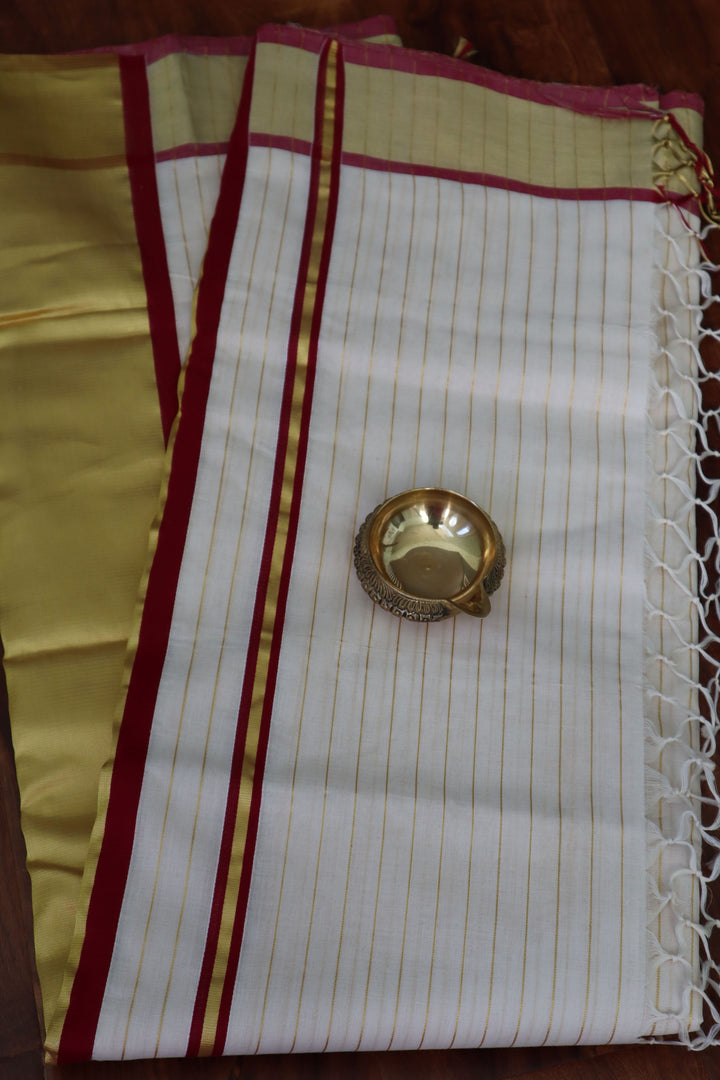 Indian Ethnic Wear Online in USA | Balaramapuram Kasavu Saree