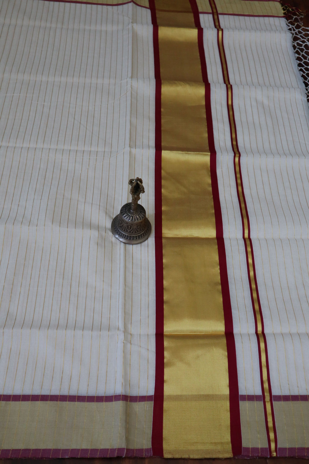 Indian Ethnic Wear Online in USA | Balaramapuram Kasavu Saree