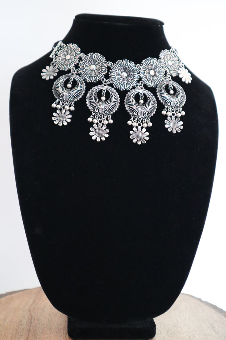 Nubile Rhodium Plated Silver Collar Necklace Set