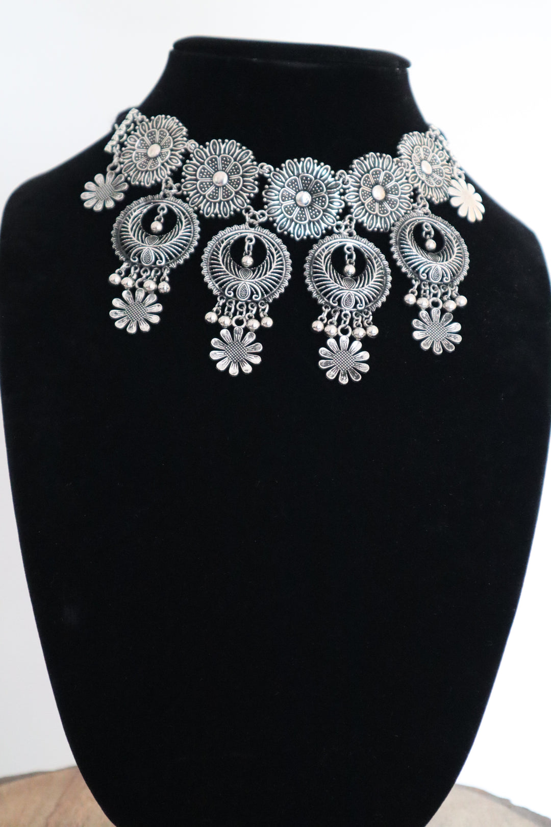 Nubile Rhodium Plated Silver Collar Necklace Set