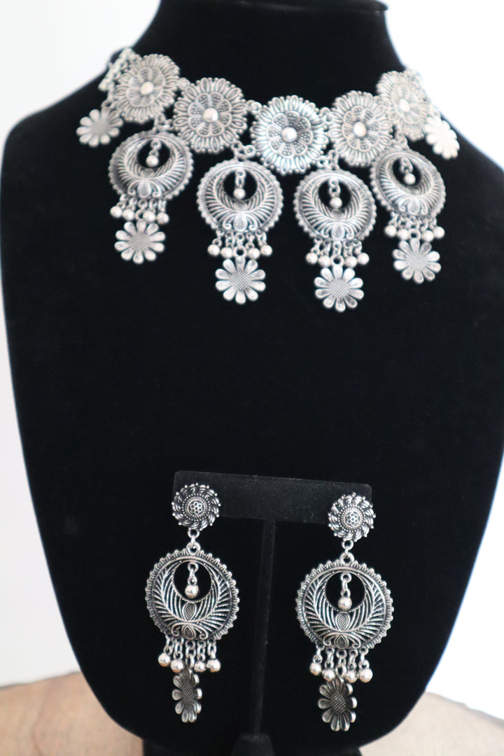 Nubile Rhodium Plated Silver Collar Necklace Set